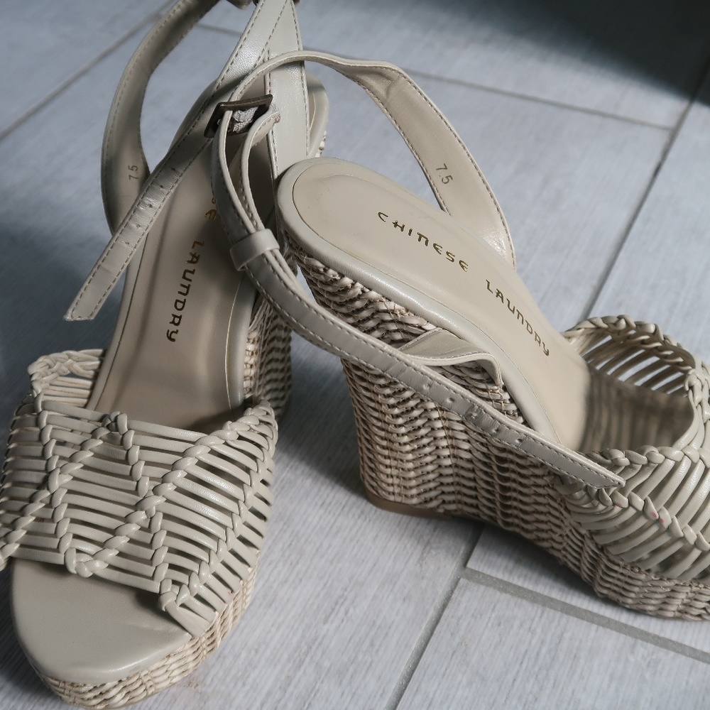 Vintage Chinese laundry wedge shoes